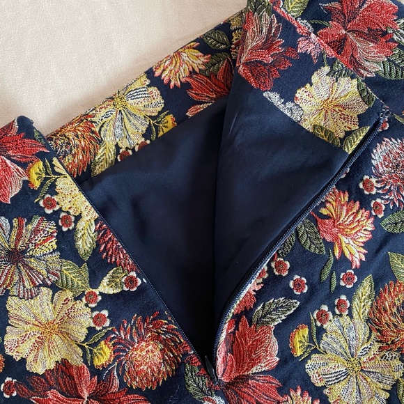 LOFT Floral Miniskirt NWT - Picture 4 of 5